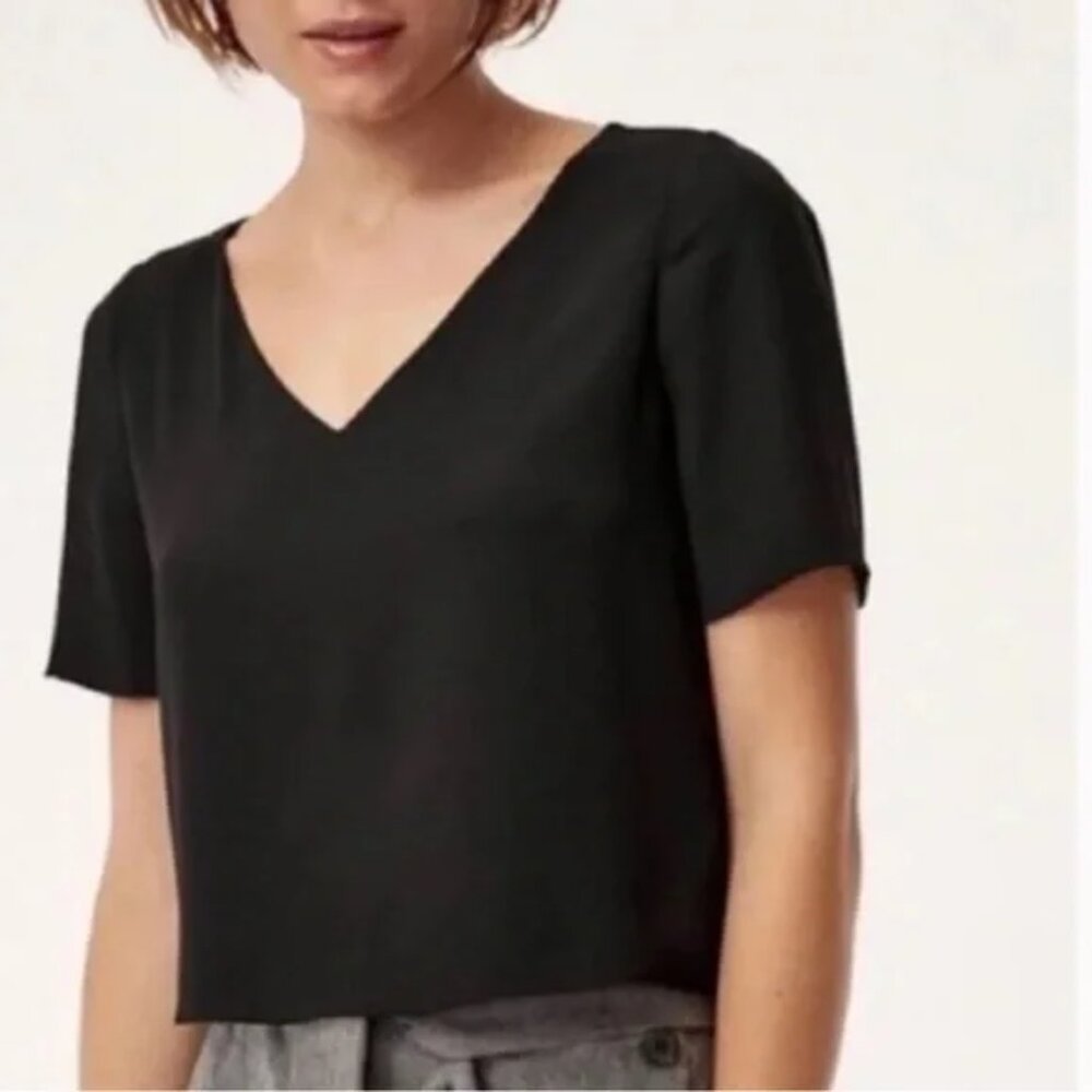 SOLD - Like new! Aritzia Babaton Randy Blouse with Sleeves in Black, Size XS